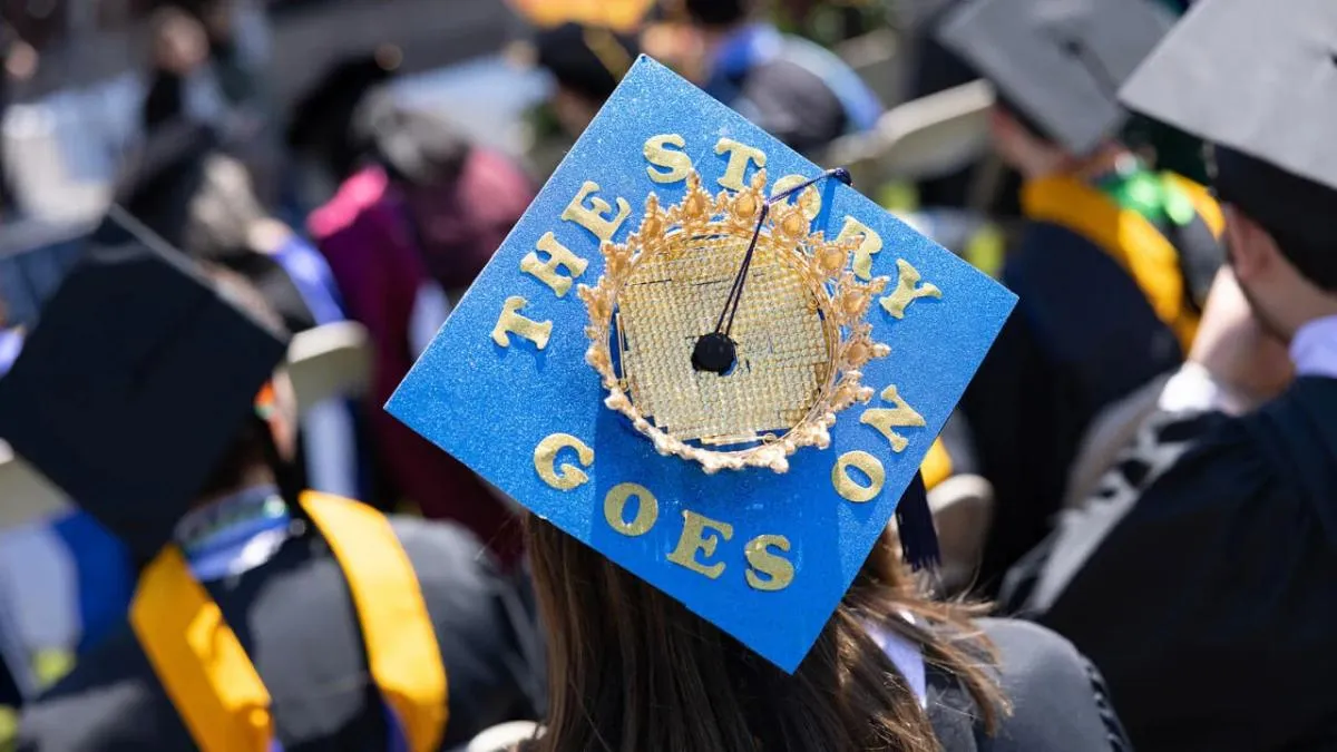 graduation cap decoration